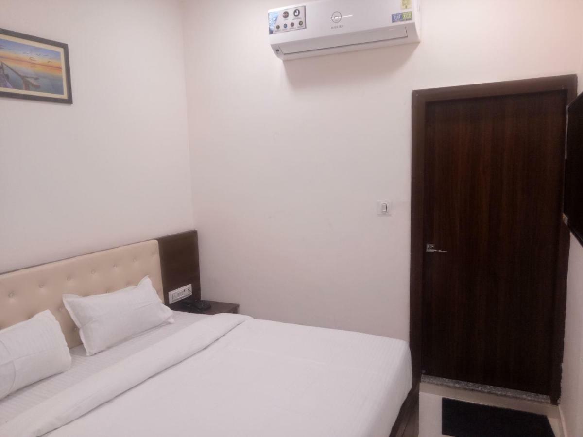 Hotel Prestige Ádzsmir Kültér fotó