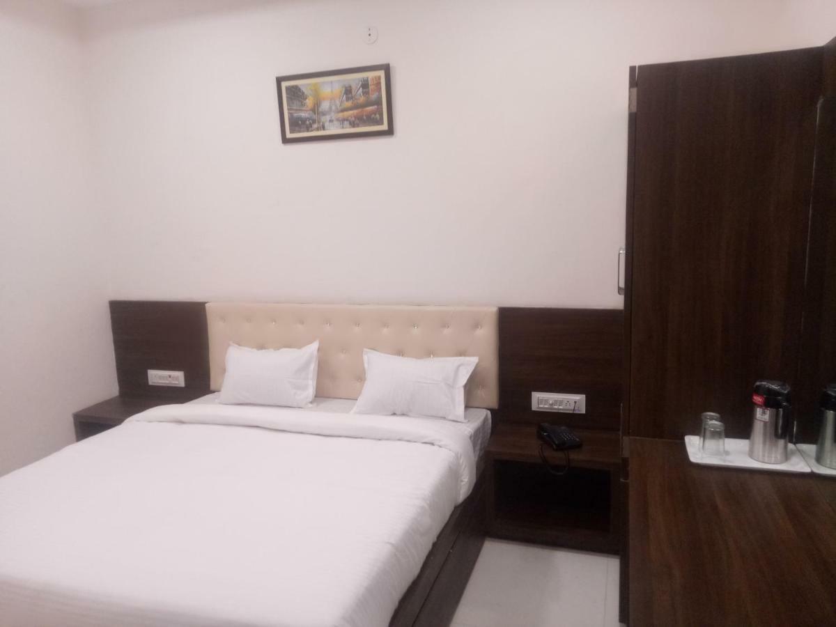 Hotel Prestige Ádzsmir Kültér fotó