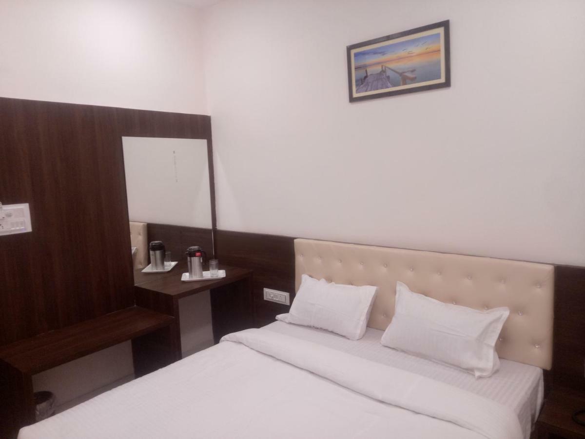 Hotel Prestige Ádzsmir Kültér fotó